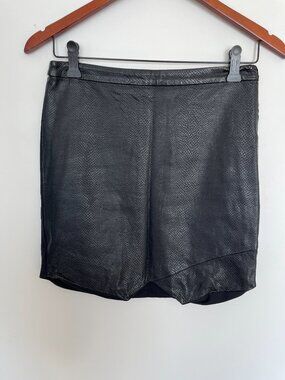 Black skirt with crocodile design - Le Château